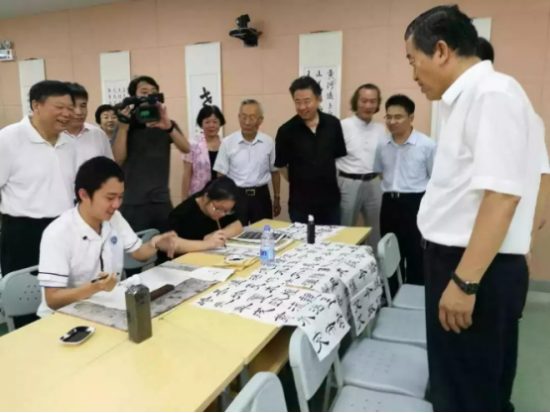 為什么國(guó)家越來(lái)越重視書法教育？