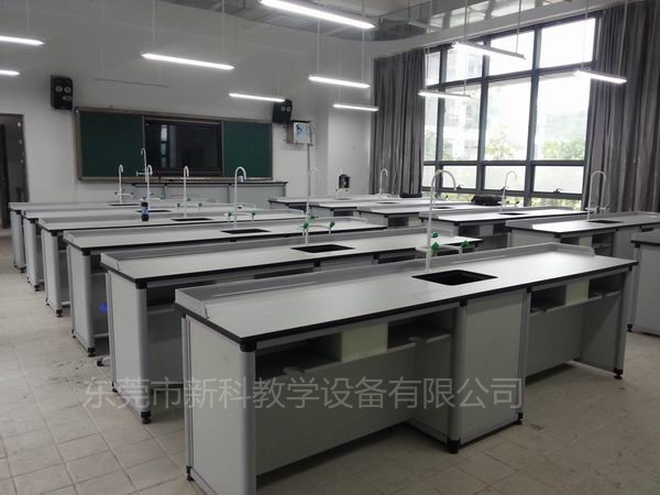 <a href='http://www.qmcku.cn/chanpin/53-1.html' target='1' style='font-size:18px; font-weight:bold; color:#000000;'>科學實驗室</a>設(shè)備