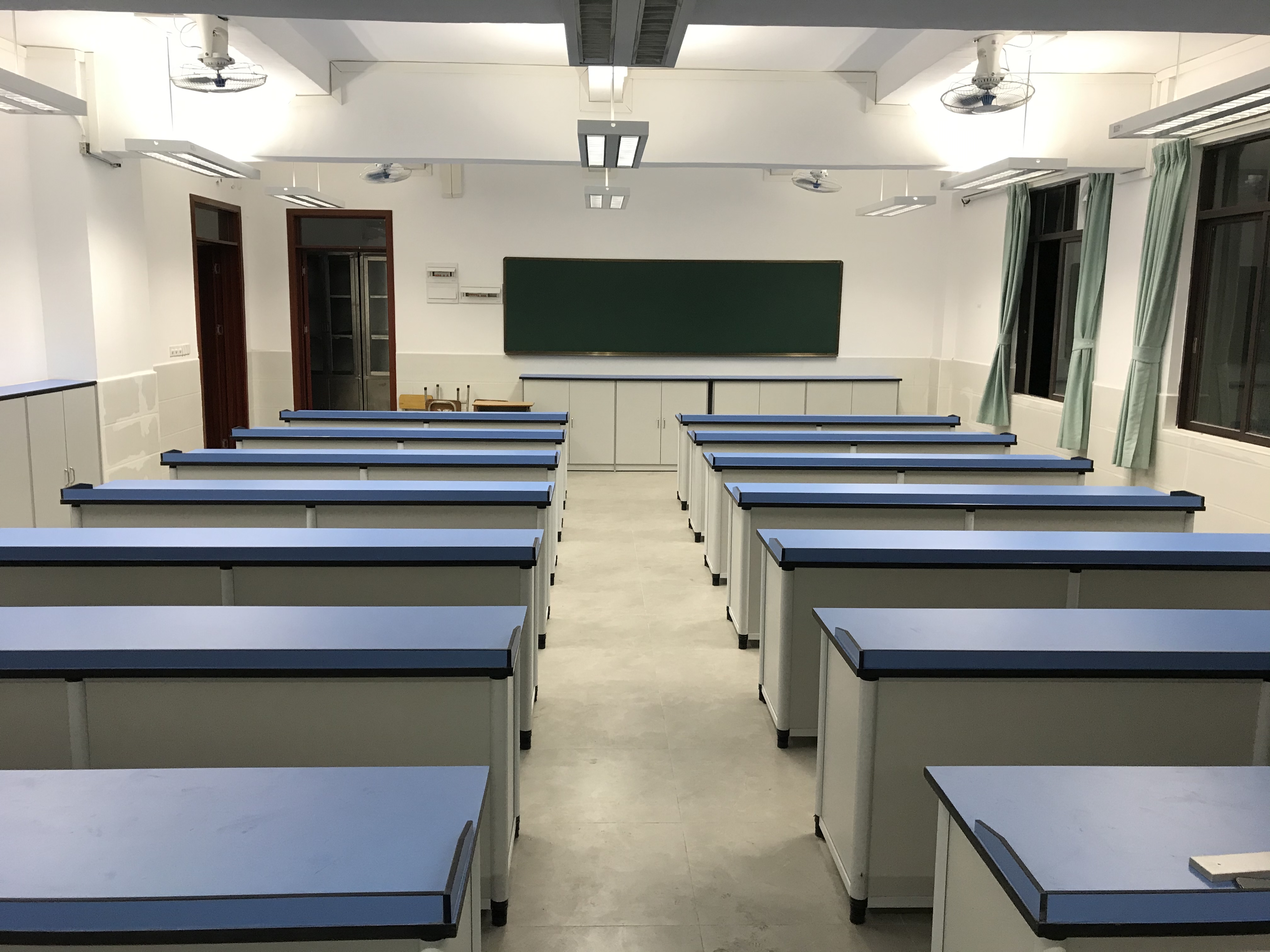 <a href='http://www.qmcku.cn/' target='1' style='font-size:14px; font-weight:bold; color:#0080ff;'>物理實驗室</a>