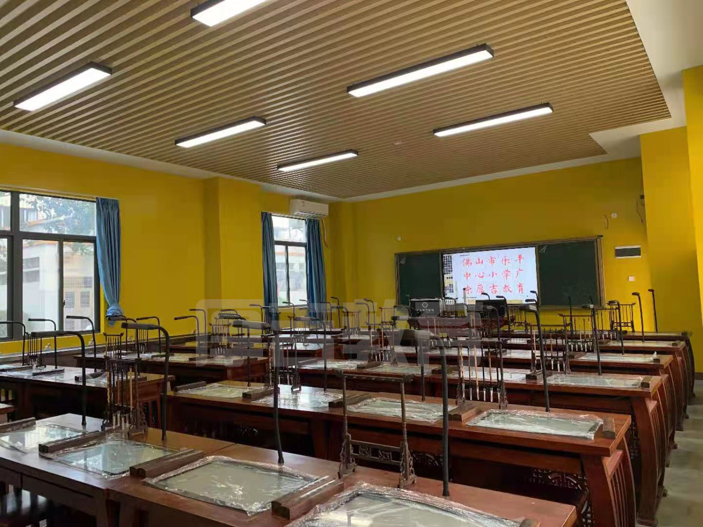 智慧<a href='http://www.qmcku.cn/chanpin/57-1.html' target='1' style='font-size:18px; font-weight:bold; color:#000000;'>書法室</a>