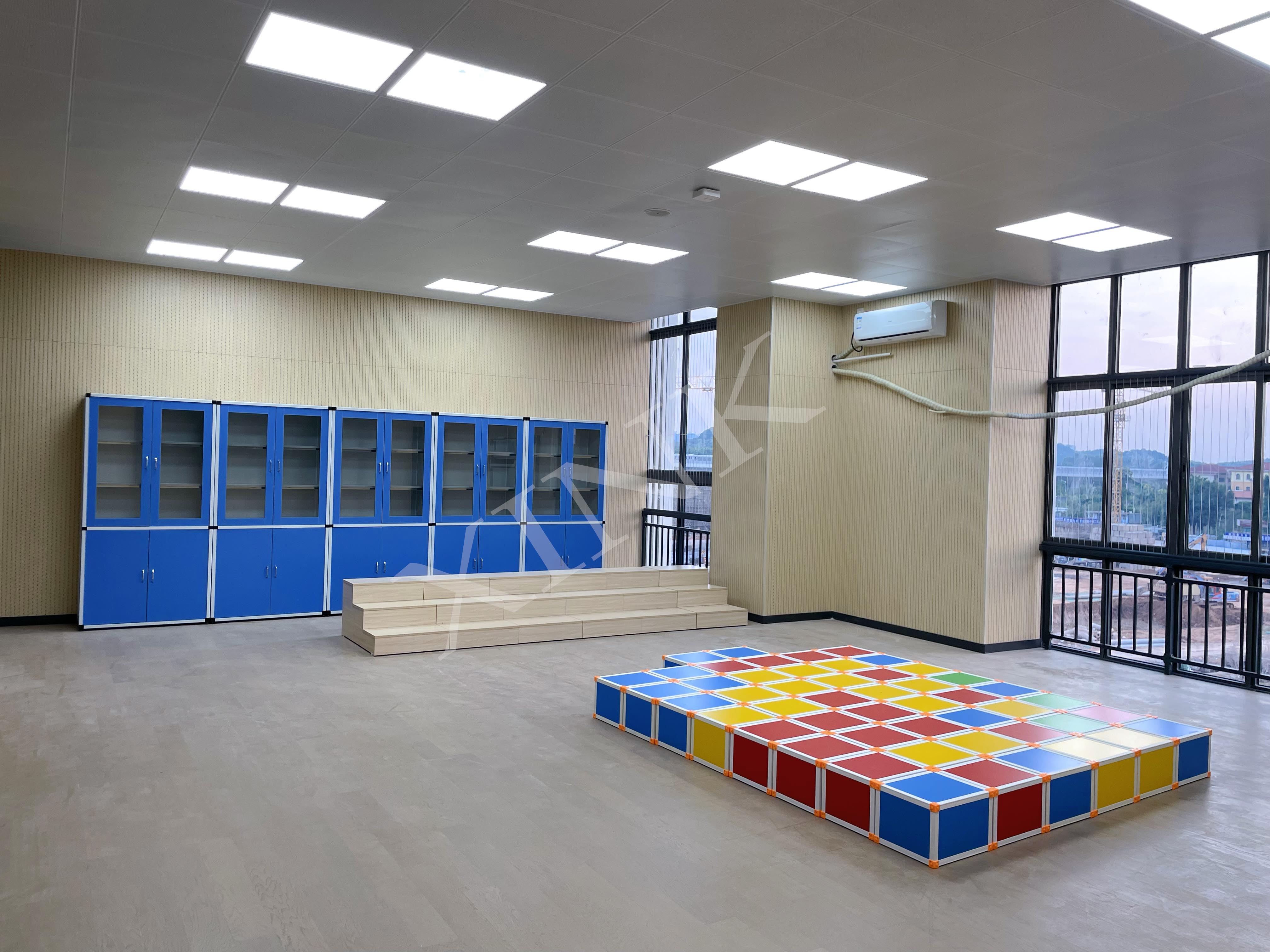 <a href='http://www.qmcku.cn/chanpin/59-1.html' target='1' style='font-size:18px; font-weight:bold; color:#000000;'>舞蹈室</a>