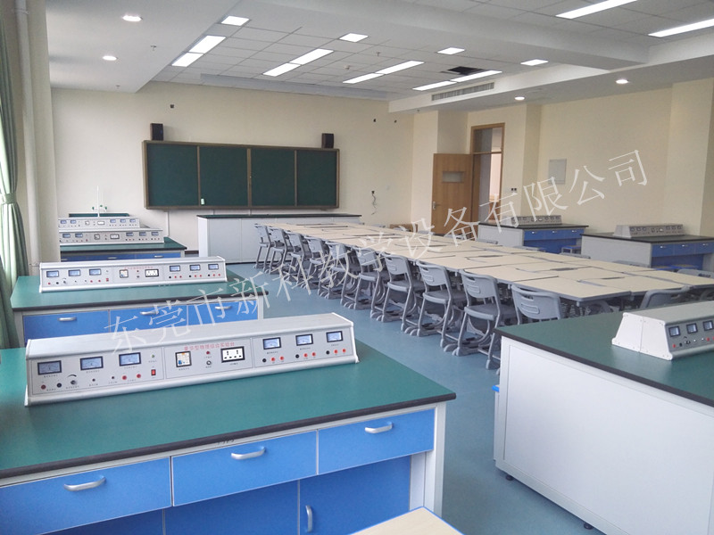 <a href='http://www.qmcku.cn/' target='1' style='font-size:14px; font-weight:bold; color:#0080ff;'>物理實(shí)驗(yàn)室</a>廠家
