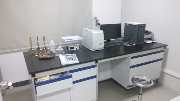 <a href='http://www.qmcku.cn/products/64-1.html' target='1' style='font-size:18px; font-weight:bold; color:#000000;'>實(shí)驗(yàn)室邊臺(tái)</a>案例